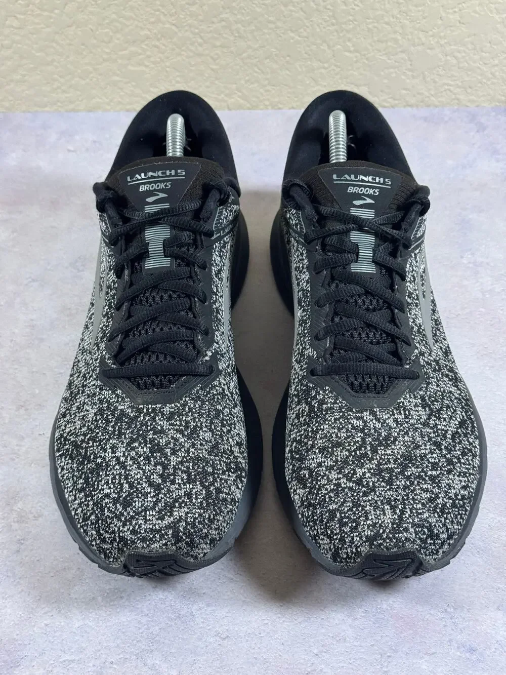 Brooks Launch 5 Men’s Size 11 D Black Gray Running Shoe Sneaker 1102781D051